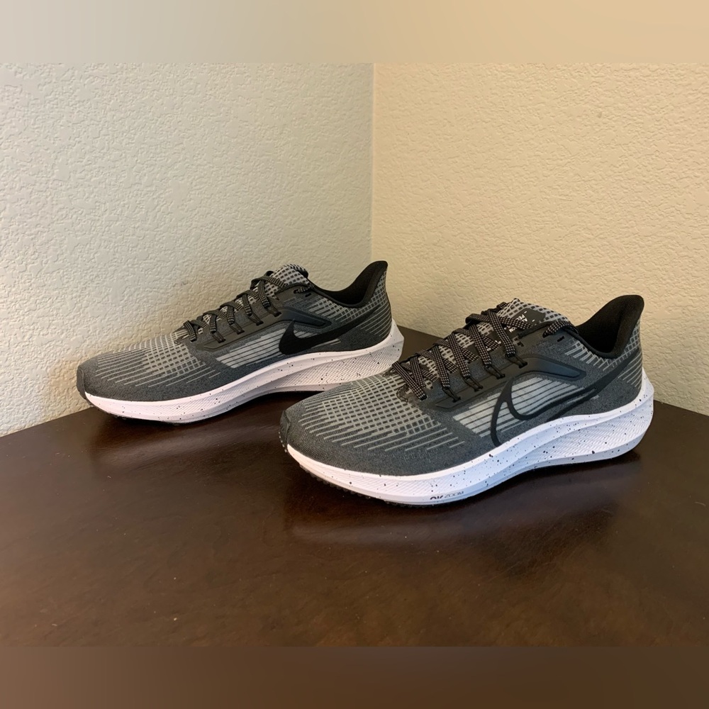 NIKE AIR ZOOM PEGASUS 39 SHOES BLACK-GREY-WHITE Women's Size 12
